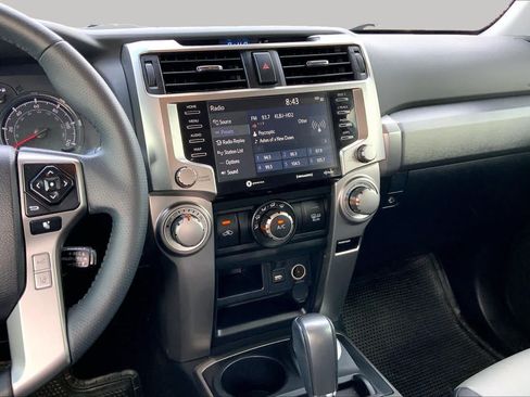 Used 2022 Toyota 4Runner SR5 Premium w/ Moonroof Package AWD/4WD image 7