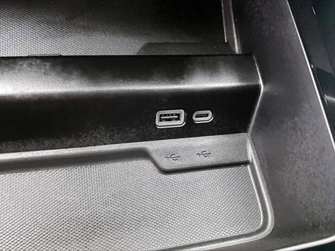 Used 2025 Chevrolet Tahoe High Country RWD image 25