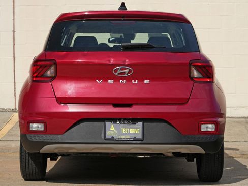Used 2020 Hyundai Venue SE FWD image 10
