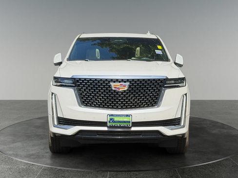 Used 2024 Cadillac Escalade Premium Luxury AWD/4WD image 2