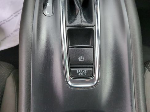 Certified 2022 Honda HR-V LX image 24