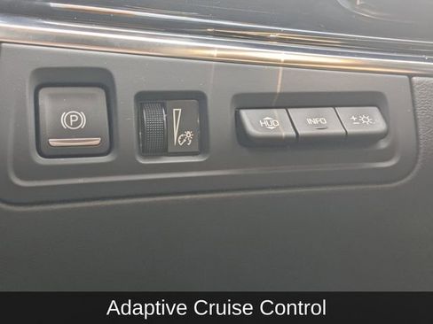 Used 2023 Cadillac XT6 Premium Luxury w/ Technology Package image 25