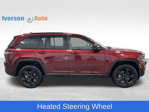 Used 2023 Jeep Grand Cherokee Altitude image 11