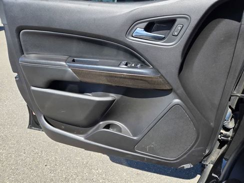 Used 2018 GMC Canyon SLE w/ SLE Convenience Package image 19