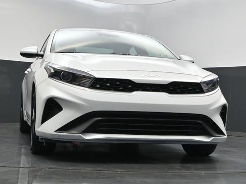 Used 2023 Kia Forte LXS FWD image 32