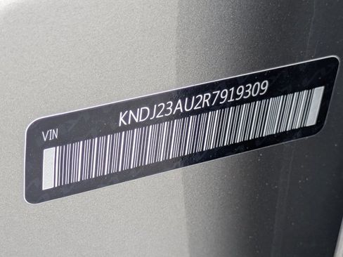 Used 2024 Kia Soul LX w/ Option Group 015 FWD image 24