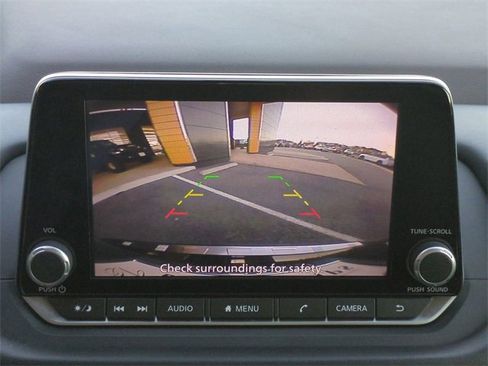 Used 2023 Nissan Rogue SV image 20