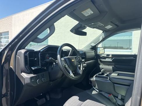 Used 2023 Chevrolet Silverado 1500 LT image 7