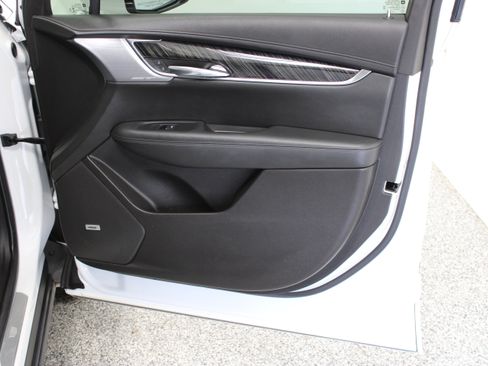 Used 2023 Cadillac XT6 Premium Luxury w/ Technology Package FWD image 40