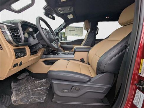 New 2026 Ford F250 Lariat w/ Black Appearance Package image 4