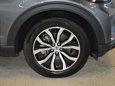 Certified 2025 Ford Explorer ST-Line image 9