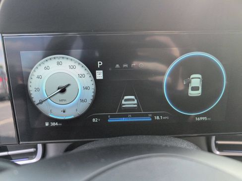 Used 2025 Hyundai Elantra SEL FWD image 16