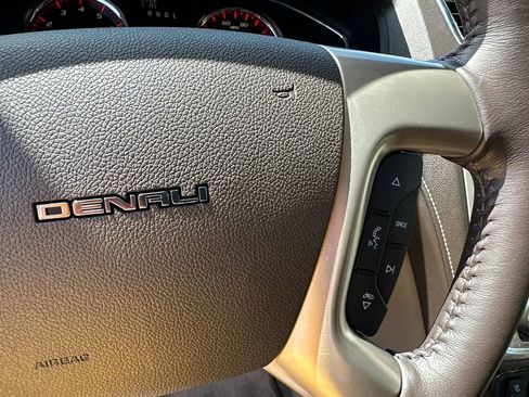 Used 2016 GMC Acadia Denali FWD image 27