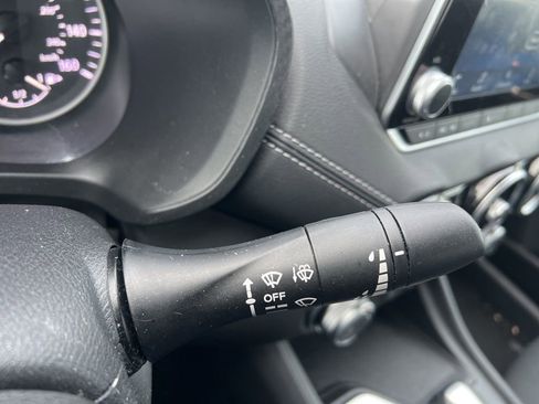 Used 2023 Nissan Sentra SV image 12