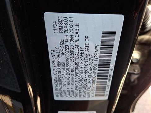 Used 2025 Honda Pilot Black Edition image 24
