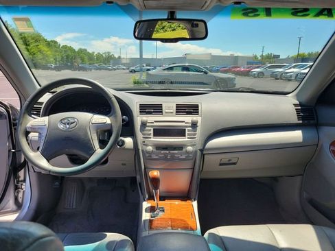 Used 2011 Toyota Camry XLE w/ XLE Extra-Value Pkg #2 FWD image 21