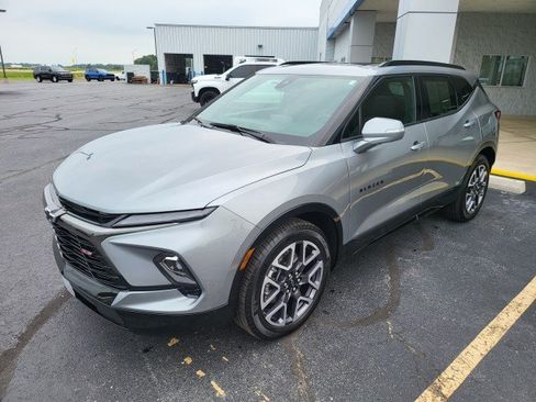 Used 2025 Chevrolet Blazer RS w/ Driver Confidence II Package AWD/4WD image 19