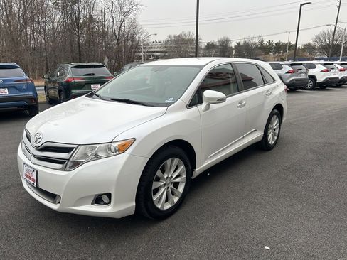 Used 2015 Toyota Venza XLE image 2