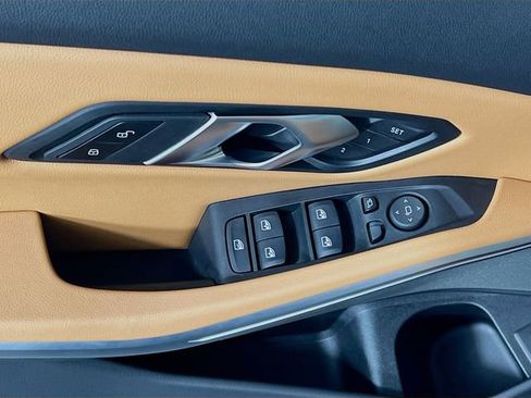 Used 2024 BMW 330i xDrive Sedan w/ Premium Package image 11