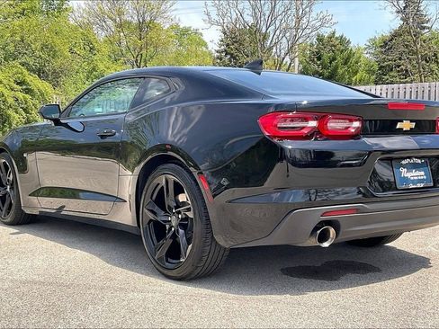 Used 2022 Chevrolet Camaro LT RWD image 10