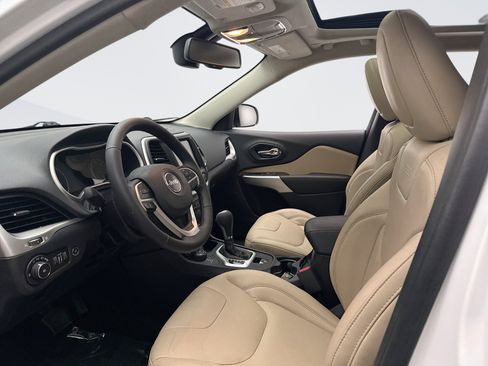 Used 2018 Jeep Cherokee Limited AWD/4WD image 10