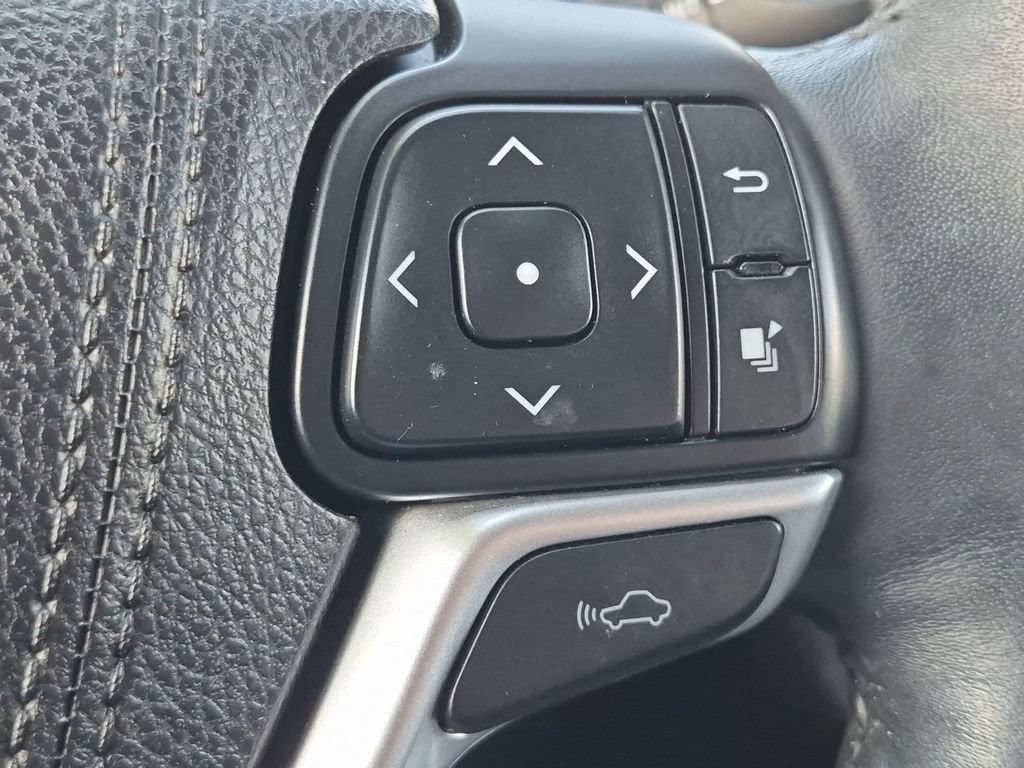 Used 2016 Toyota Highlander Limited Platinum AWD/4WD image 20