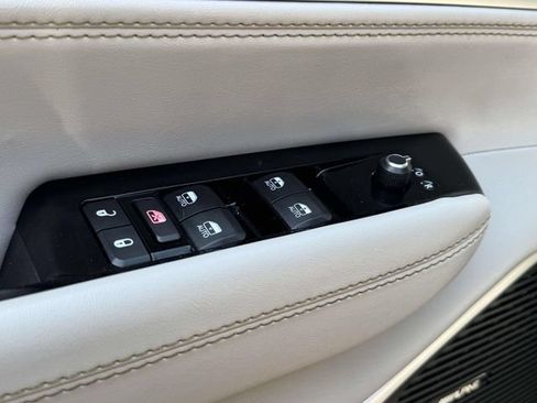 Used 2022 Jeep Wagoneer Series III w/ Flexible Seating Group AWD/4WD image 15