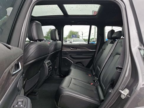 Used 2024 Jeep Grand Cherokee Limited 4xe AWD/4WD image 10