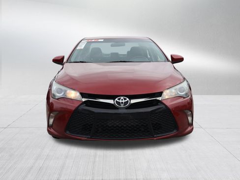 Used 2017 Toyota Camry SE FWD image 2
