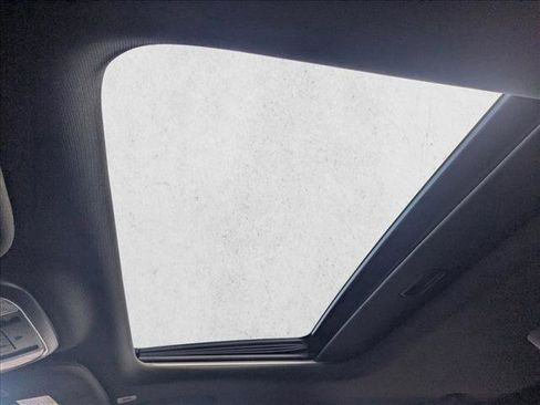 Used 2018 Dodge Durango R/T w/ Technology Group image 16