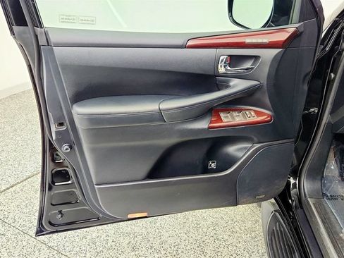 Used 2013 Lexus LX 570 4WD w/ Luxury Pkg image 11