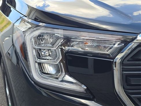 Certified 2022 GMC Terrain SLE image 8