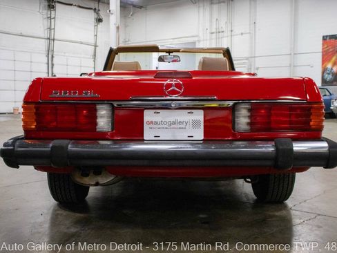 Used 1988 Mercedes-Benz 560 SL image 8