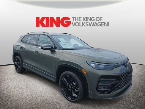 New 2026 Volkswagen Tiguan SE R-Line image 1