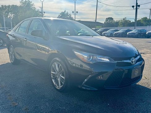 Used 2016 Toyota Camry SE FWD image 3