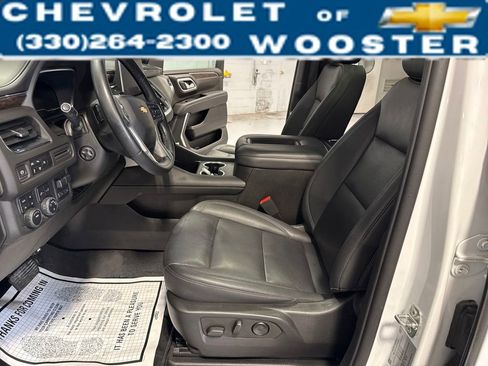 Used 2023 Chevrolet Suburban LT w/ LT Signature Package image 11