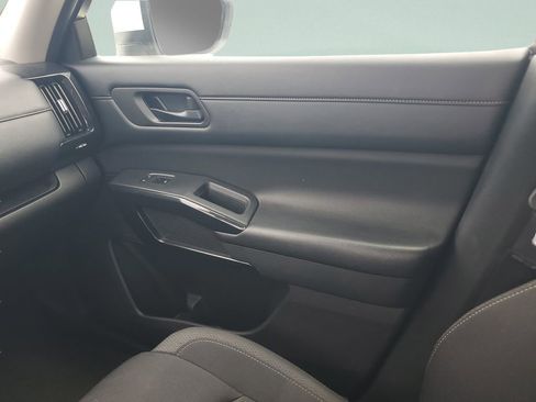 Used 2024 Nissan Pathfinder SV AWD/4WD image 13