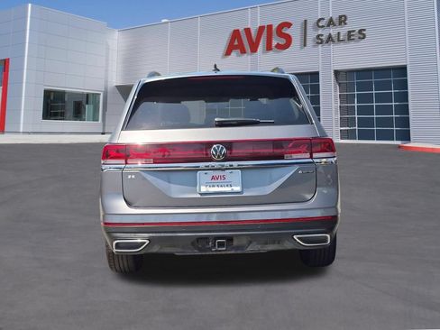 Used 2025 Volkswagen Atlas SE AWD/4WD image 7