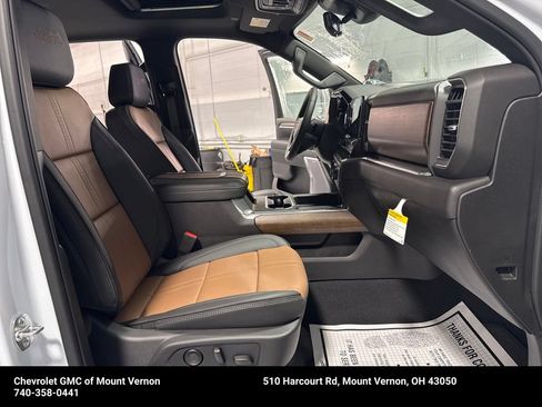 New 2026 Chevrolet Silverado 3500 High Country w/ High Country Premium Package AWD/4WD image 31