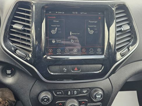 Used 2020 Jeep Cherokee Limited AWD/4WD image 28