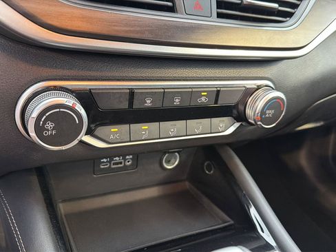 Used 2023 Nissan Altima 2.5 SV FWD image 26