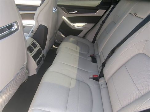 New 2025 Jaguar F-PACE R-Dynamic S image 10