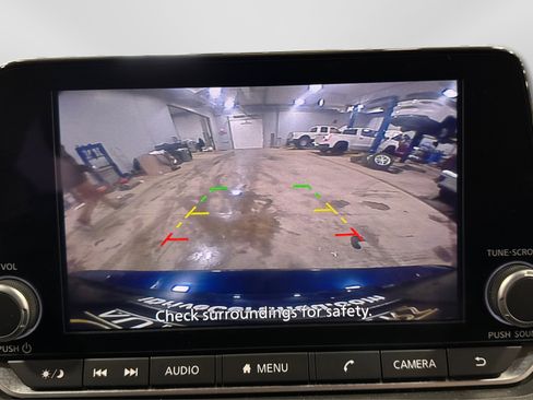 Used 2025 Nissan Rogue SV image 27