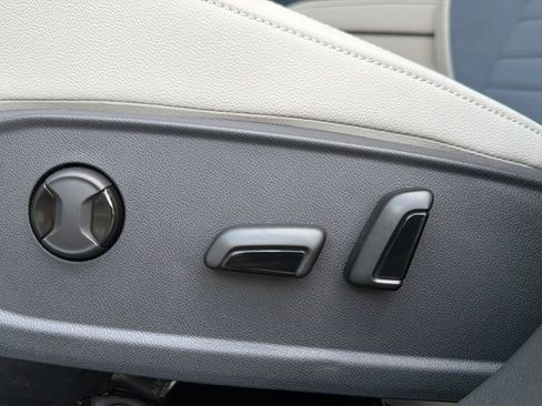 New 2026 Volkswagen Jetta SE FWD image 15
