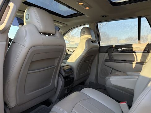Used 2017 Buick Enclave Premium w/ Experience Buick Package image 10