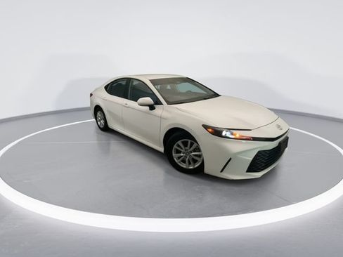 Used 2025 Toyota Camry LE w/ Convenience Package FWD image 8