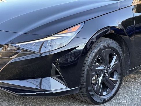 Used 2023 Hyundai Elantra SEL w/ Cargo Package image 10