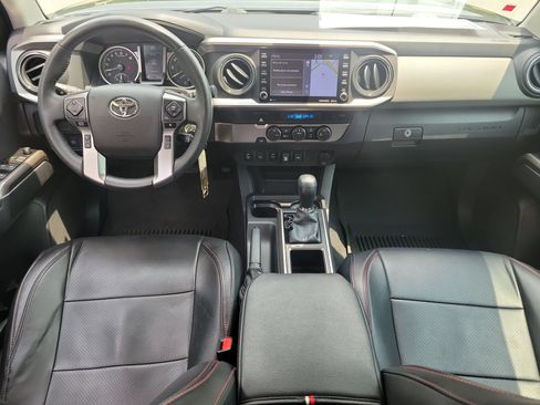 Used 2022 Toyota Tacoma SR5 RWD image 22