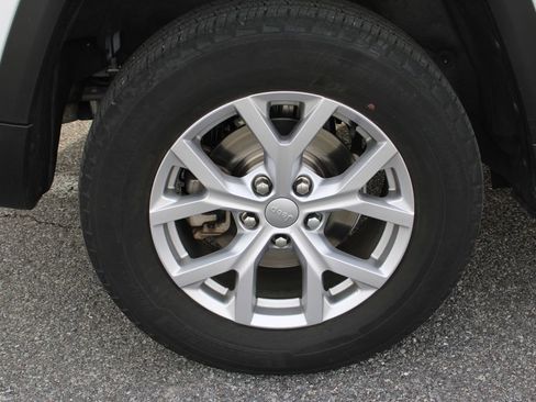 Used 2022 Jeep Grand Cherokee Limited image 34