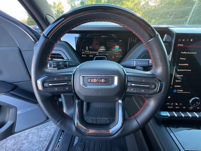 Used 2025 GMC Yukon AT4 Ultimate w/ LPO, Floor Liner Package AWD/4WD image 18